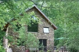 Hot springs has a large selection of vacation rentals ranging from rustic camping cabins to deluxe homes with a full range of amenities. Hot Springs Vacation Rentals And Bnbs Visit Madison County Nc Tourism Development Authority