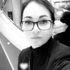 Marie Mandel's Instagram, Twitter & Facebook