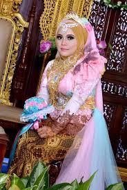 Sewa baju pengantin muslimah modern, make up wedding muslim, rias muslimah, gaun pengantin muslimah modern elegan.solo, gaun pengantin terbaru, rias pengantin hijab, sewa kebaya pengantin, pengantin solo, baju pengantin sunda, rias pengantin bali di semarang, paket pernikahan. Facebook