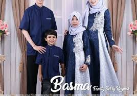 Dilengkapi kancing depan yang memudahkan pemakaian, produk ini hadir dengan panjang baju 132 cm dan lingkar dada 96 cm. 70 Trend Baju Lebaran Sekarang Untuk Wanita Pria Dan Anak Anak Wanita Baju Muslim Lebaran