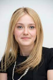 Dakota Fanning Photo Pics Wallpaper Photo 207119 Dakota Fanning Hair Dakota Fanning Dakota And Elle Fanning
