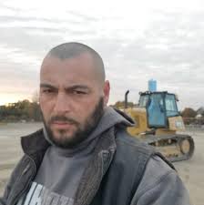 What fuel cell options are available for installation behind the rear end  of a vehicle?