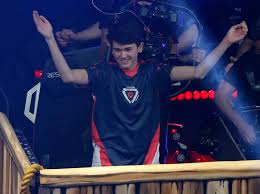 It topped $30 million last week, and is likely to grow even more ahead of next month's event. Us Teenager Kyle Bugha Giersdorf Wins Fortnite World Cup Championship And 3 Million Dollars