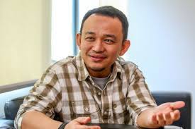 Beliau telah mendapat pendidikan awal di sekolah temenggong abdul rahman (star) (2) dan kemudiannya ke maktab sultan abu bakar (english college). Dr Maszlee Malik Biodata Ringkas Menteri Pendidikan Malaysia Yang Baharu Iluminasi