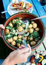 Potatissallad Med Kalrabbi Och Dill Kohlrabi Potato Salad Saveur So Simple And Looks Delicious Kohlrabi Recipes Nordic Recipe Potatoe Salad Recipe