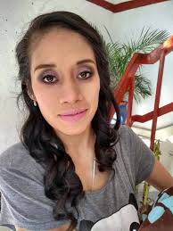 Maquillaje, peinado, uñas, Lista...