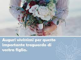 E troverete anche frasi che gli sposi possono dedicarsi a vicenda in quel giorno importante o frasi di ringraziamento per gli invitati, il tutto completato da immagini, video e un assaggio di frasi per l'anniversario e per la promessa di matrimonio. Frasi Di Auguri Per I Genitori Degli Sposi 70 Dediche Da Condividere Notiziesecche Frasi Aforismi E Citazioni