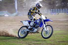 In this version sold from year 2019 , the dry weight is and it is equipped with a single cylinder. Yamaha Yz250f Wikipedia