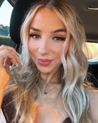 you can dress a gym girl up but you can't stop her from flexing😇 • • •  #postshow #cheatmeal #pump #reversediet #bodybuilding #bikinicompetitor  #bikiniathlete #bikiniprep #nightout #fitnessmotivation #gymmotivation  #gymgirl #fitnessjourney #abs ...