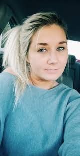 Melissa Blakley's Instagram, Twitter & Facebook