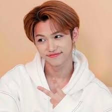 Omg His Hands Are So Small Felix Stray Kids Felix Stray