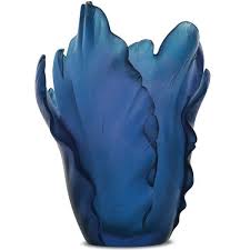 811 00 Euro Vase Tulipe Bleu Daum Https Www Vessiere Cristaux Fr Boutique Objets Decoratifs Cristal Vases Cr Vases Bleus Tulipes Dans Un Vase Vase Cristal
