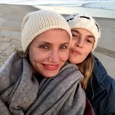 Drew Barrymore Janji Lakukan Hal Ini Demi Cameron Diaz