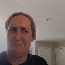 Julia Pizzuto (@JuliaPizzuto)