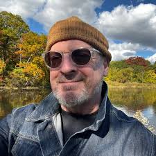 President Zelensky with the palace cleaning ladies. 🇺🇦🇺🇦🙏🏽