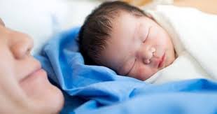 Dalam literature kitab fiqih, tidak pernah ditemukan kasus penambahan redaksi azan dengan perkataan hayya alal jihad. 8 Adab Menyambut Kelahiran Bayi Dalam Islam