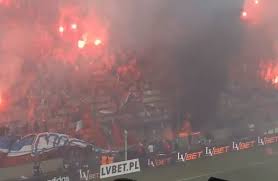 We did not find results for: Video Wisla Krakow Fans Accidentally Burn Banner That Reads We Will Never Burn
