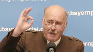 Preisboxen am Gillamoos