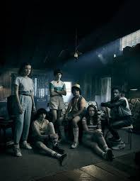 When a young boy vanishes, a small town uncovers a mystery involving secret experiments, terrifying supernatural forces, and one strange little girl. Serialul Stranger Things A Ajuns La Sezonul Al 3 Lea Cum Il PoÈ›i Vedea Online Subtitrat