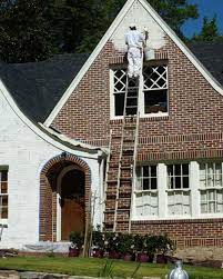 Whitewash brick fireplace with latex paint. How To Whitewash Brick Exterior Tips And Tricks To Follow