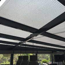 Store Alveolaire Pour Fenetre De Toit Ou Veranda En Tissu Avec Guidage Occultant