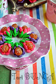 Kulit tart ni boleh dibuat awal dan disimpan di dalam bekas kedap udara untuk tahan lebih lama. Resepi Tart Bunga Kongsi Resepi
