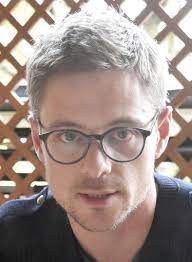 ジュネーブ三木幸治 核兵器禁止条約の制定に貢献し ノーベル平和賞受賞が決まった国際ｎｇｏネットワーク 核兵器廃絶国際キャンペーン ｉｃａｎ アイキャン の政策提言担当幹部 ダニエル ホグスタ氏 ３０ が７日 毎日 新聞の取材に応じ 今後は核の傘の下に