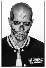 David ayer responde à afirmação de que o ayer cut não será lançado na nova imagem divulgada por ayer em seu instagram, podemos ver parte da cena final do longa, que traz a equipe reunida após enfrentar a magia, entre os sobreviventes está o el diablo, (jay hernandez) que continua vivo após sua batalha contra o incubus. El Diablo Esquadrao Suicida