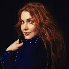 Anna Hammack's Instagram, Twitter & Facebook