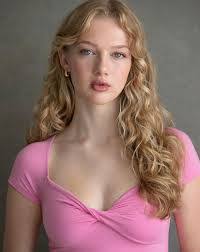 Sarah Botts's Instagram, Twitter & Facebook