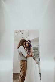 Wedding packages from beginners building up their photography portfolio could cost between $300 to $500. Is It Possible To Shoot A Wedding Without Using A Flash Formed From Light