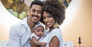 Ivi Pizzott e Luis Navarro batizam a filha Kali: "Agora ela está mais  protegida"