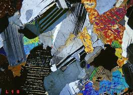 Thin Section Of Gabbro With Twinned Plagioclases And Exsolution Lamellae Of Two Pyroxenes Art Journal Inspiration Microscopic Photography Geology Rocks