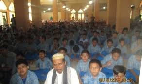 Peserta didik yang berada di naungan sekolah atau lembaga di bawah dinas pendidikan kota surabaya melakukan kegiatan belajar di rumah mulai 27 april sampai 11 mei 2020. Ratusan Siswa Smp 56 Laksanakan Shalat Istisqa Republika Online