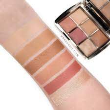 The visors came in blue, green, and purple and require 2,500 coins, 10,000 coins and 20,000 coins respectively. Pin De Anna Tomas En Hourglass Maquillaje S A