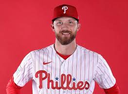 Phillies signed OF Pedro León to a minor-league deal. He's back on the  injured list at Triple-A Lehigh Valley, IronPigs said. León had been  released to make room on the 40-man roster
