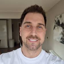 That is weird😂 Credit: twitter.com/maisfriend