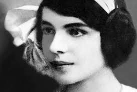 UCR recordará a la primera mujer profesional del país