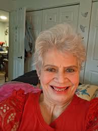 Martes, 10 de Junio. Señor Amado te doy gracias por este nuevo día, por la  vida, por el sol que brilla y por el amor que me rodea. Te pido que me