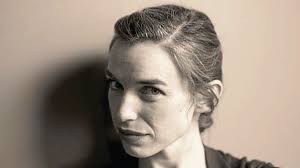 Violeta Gil o cómo hacer de la muerte del padre un retrato sentimental de  España