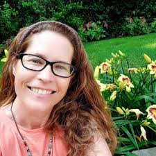 Lisa Dirocco's Instagram, Twitter & Facebook