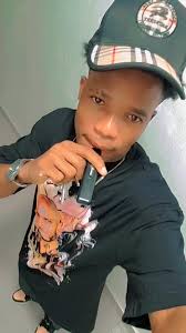 Jèn ayisyen kap Viv st domeng