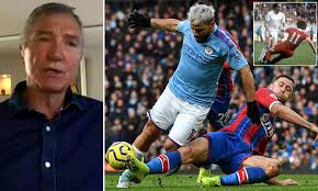 Graeme souness believes rangers will emerge anew from financial crisis. Graeme Souness Slams The New Nonsense Plans For Footballers To Face Away After Tackles Daily Mail Online