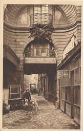 1934 La Cour Du Dragon Paris Unplugged Statue De La Liberte Vieux Paris Photos Anciennes