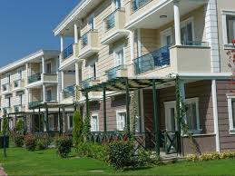 Bulduğunuz ev krediye uygunsa genel olarak %20'si sizin tarafınızdan peşin olarak verilir. Devre Mulk Nedir Nasil Kullanilir