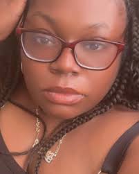 A great song from the early 60's with my attempt to sing “Sealed With A  Kiss” by Brian Hyland it reached No3 in the UK charts in 1962 🤠🎤🎶🎶🎶🎶