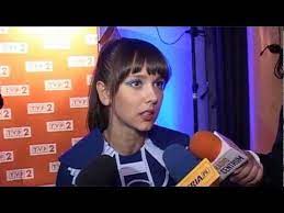 Artystka w 2003 roku wzięła udział w trzeciej edycji programu idol i wygrała. Monika Brodka Po Polsku I Po Angielsku Youtube