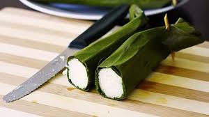 Maka dari itu penting untuk menggantung lontong. Cara Praktis Membuat Lontong Daun Pisang By Ikoma Co Id Medium