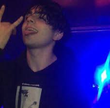 наш корабль идет ко дну помоги мне я утону Pin Ot Polzovatelya Evgenia Lozhechnyk Na Doske Lizer Muzykalnye Ispolniteli Hipster Hipster Oboi