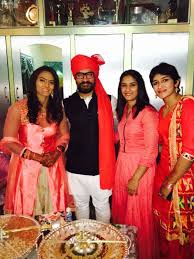 Vinesh phogat got married on thursday and dushyant choutala reached at their home to wish her best wishes for her wedding. Vinesh Phogat All Smiles At Geeta S Wedding With Amir Facebook